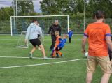 Laatste training S.K.N.W.K. JO7-1 (partijtje tegen de ouders) van maandag 27 mei 2024 (49/180)